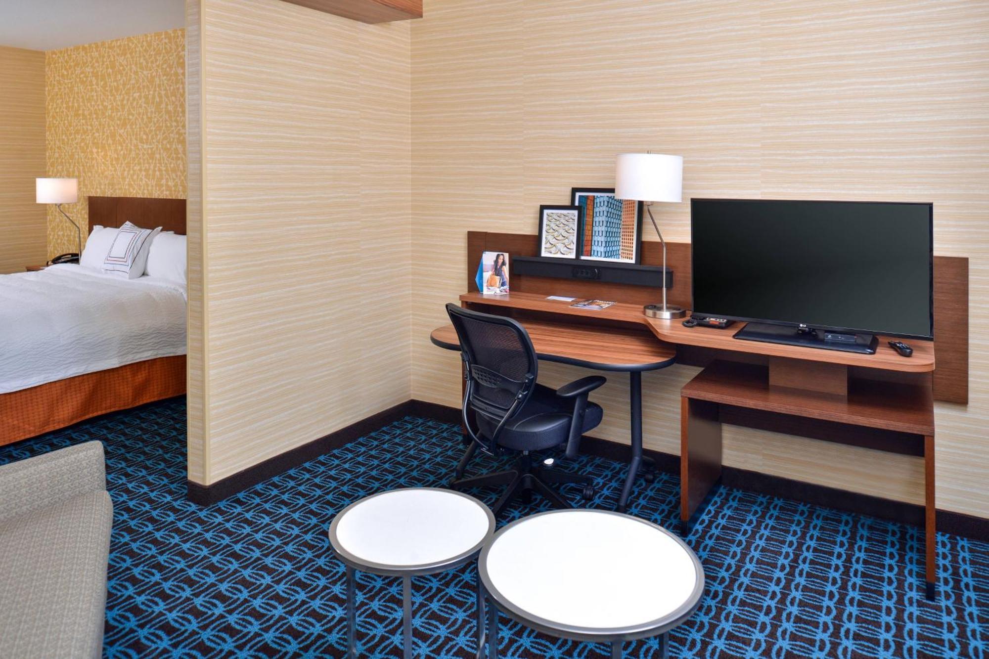 Fairfield & By Marriott Sacramento Airport Hotel