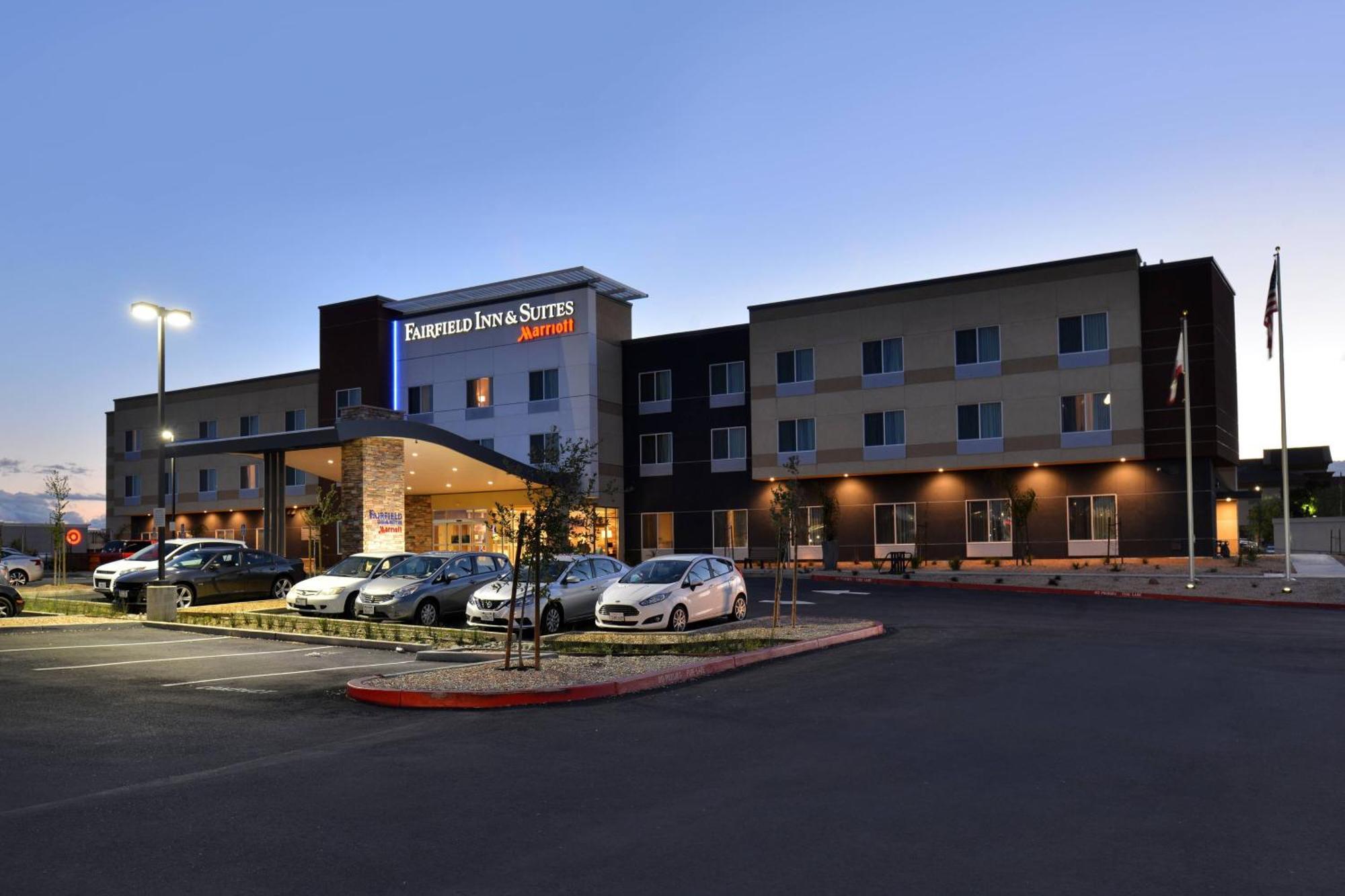 Fairfield & By Marriott Sacramento Airport Hotel