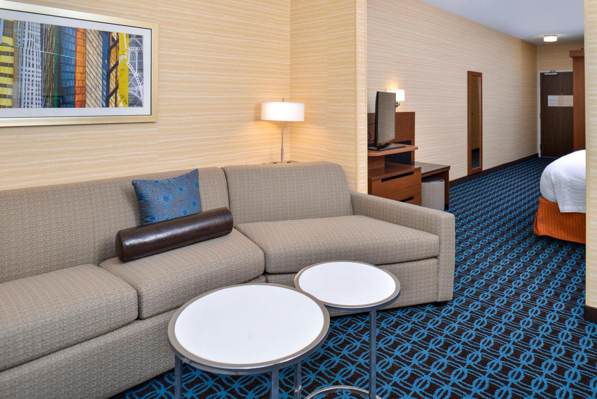 Fairfield & By Marriott Sacramento Airport 3*