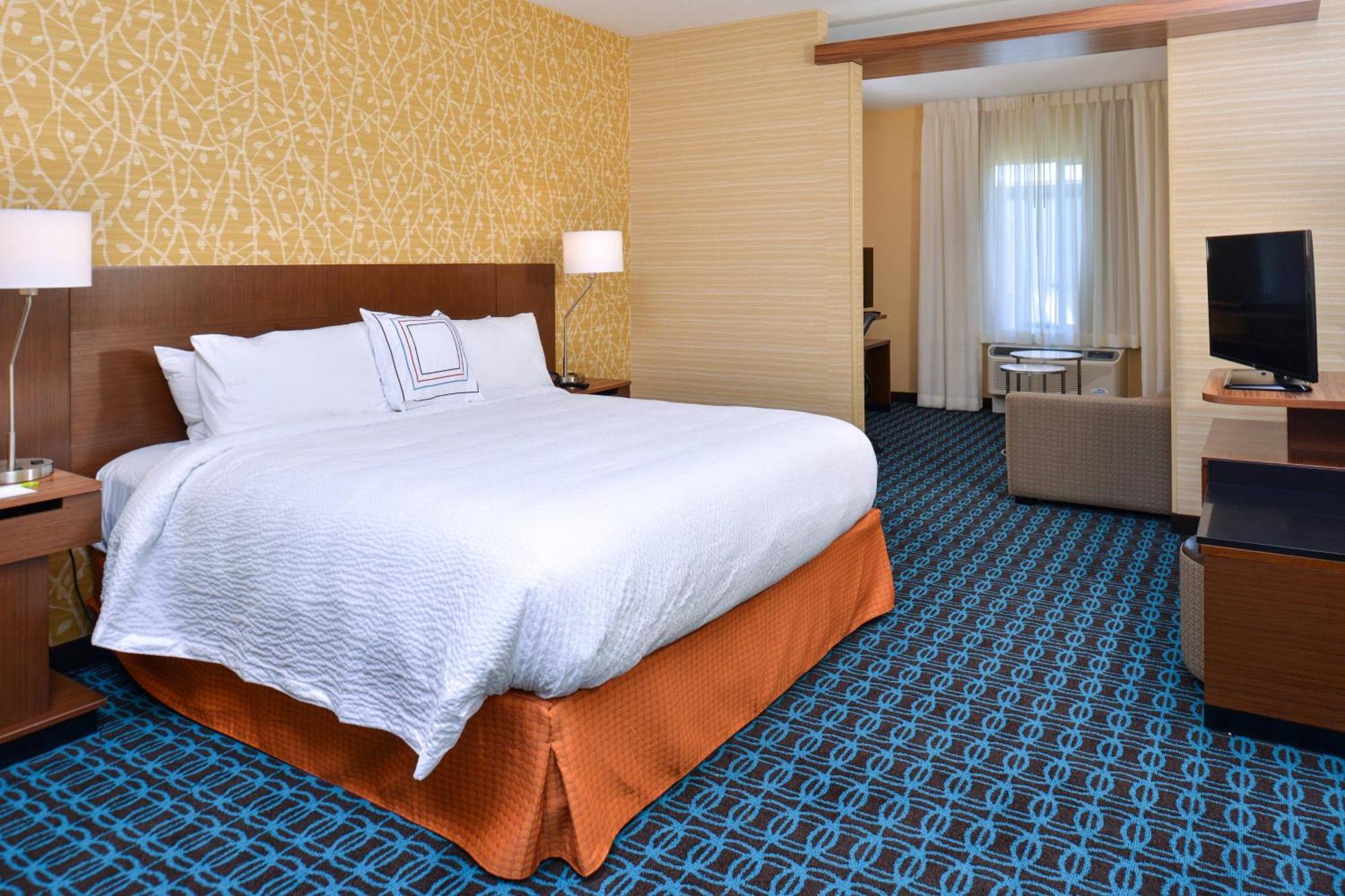 Hotel Fairfield & By Marriott Sacramento Airport